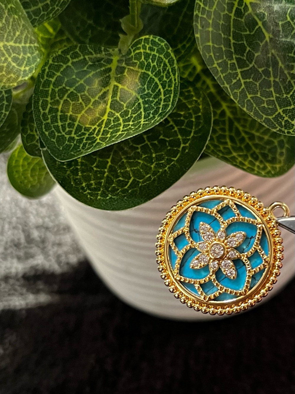 Lotus pendant